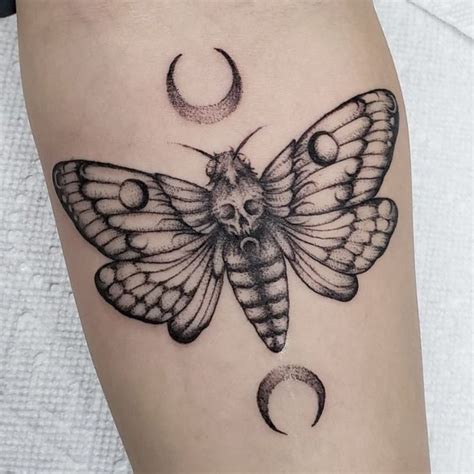 moth shin tattoo|115 Intriguing Moth Tattoo Ideas with Meanings and。